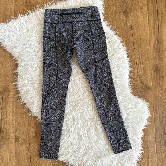 Lululemon Tight Stuff Tight II - Chakra Print Alpine White Black | Size 4 - Picture 2 of 8